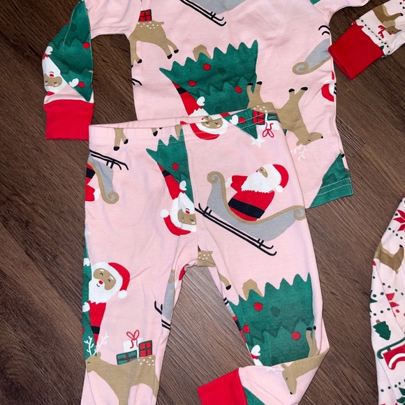 Carter’s Christmas Pajamas (Set of 2) - Picture 4 of 10
